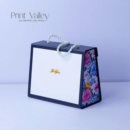 B&W Ladies Bag Box - Image 3